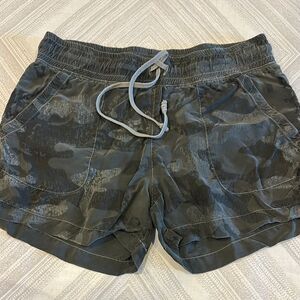Hard Tail Forever Women’s Gray Camouflage Shorts - Size M
